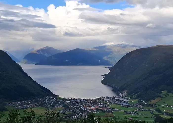 Apartment Koselig Ved Fjorden -